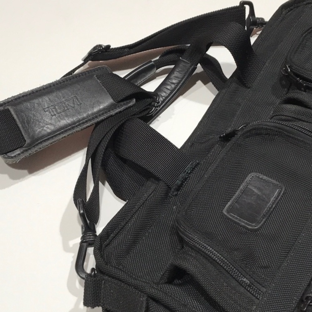 ๐๐๐ Authentic Tumi Expandable Organizer Bag - Picture 3 of 12